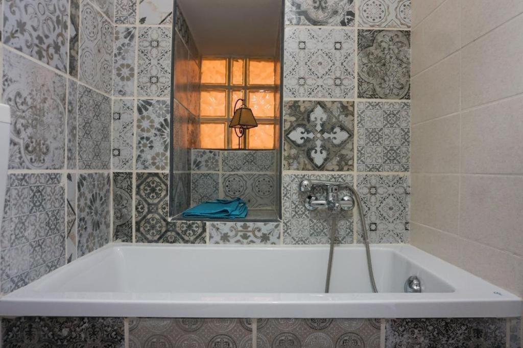 Blue Courtyard Not Valid Appartement Bari Buitenkant foto